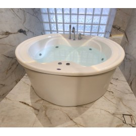 Ακρυλική Μπανιέρα οβάλ Άρης 1.70x1.60 μαζί με 6 jet υδρομασάζ