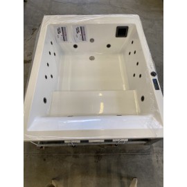 Μπανιέρα Elli 200x160cm, με κάθισμα σε λευκό χρώμα χωρίς  επένδυση